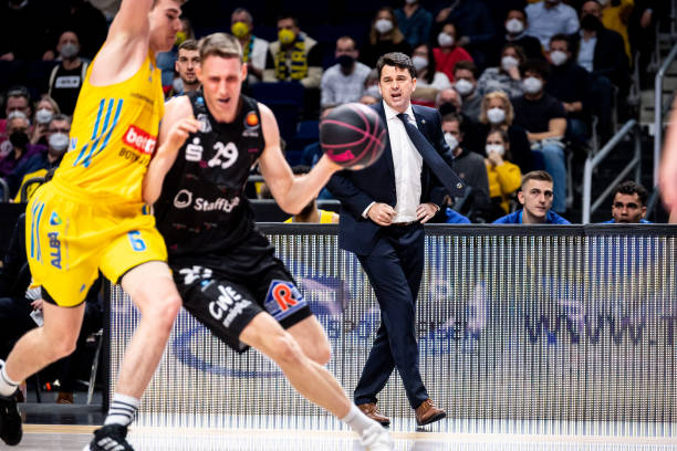 开创属于自 开创属于自